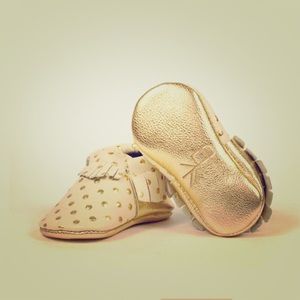 NWT Freshly Picked baby moccasins Size 2, 6-12 mos